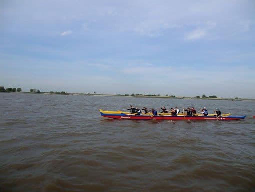 Das 12-Ausleger-Kanu bei der Tidenrallye